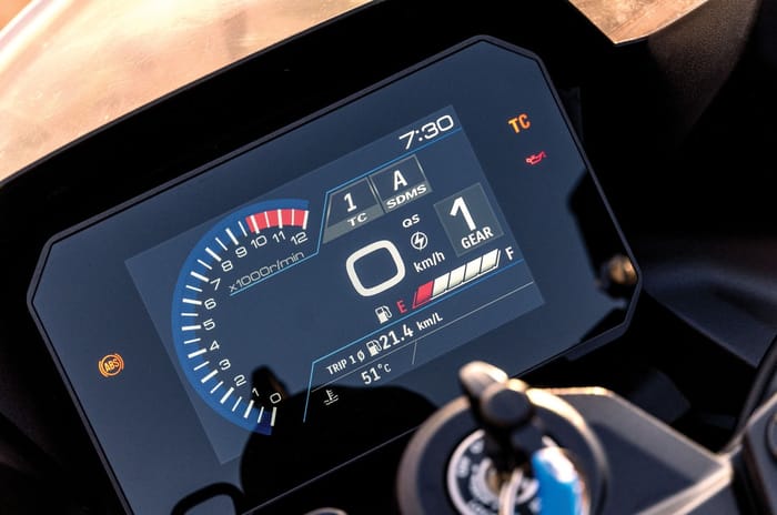 Suzuki GSX8R review: the subtle sportsbike